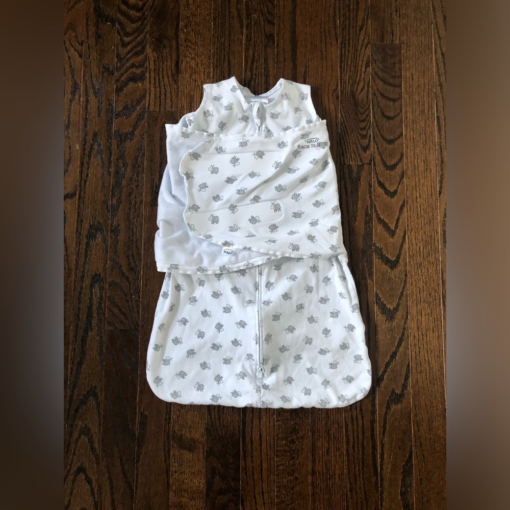 Halo SleepSack Swaddle Infant 3-6M (13-18 lbs) White Gray Sheep Two-Way Zipper